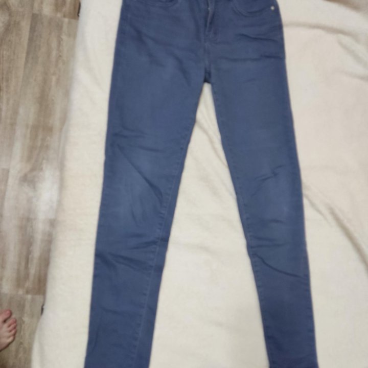 Джинсы серые