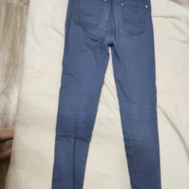 Джинсы серые