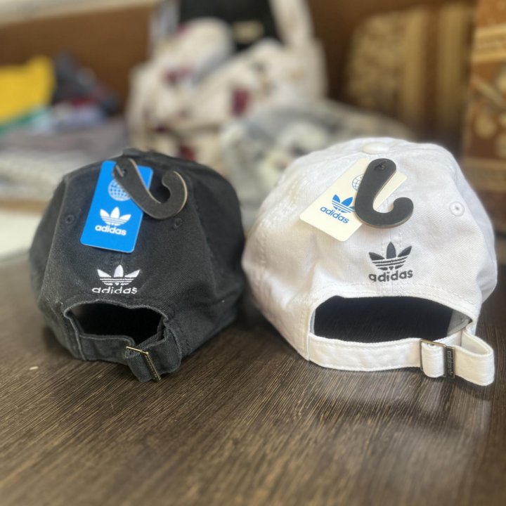 Кепка adidas 2 штуки