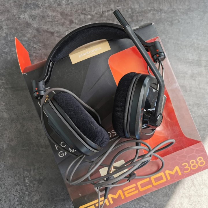 Наушники Plantronics Gamecom 388