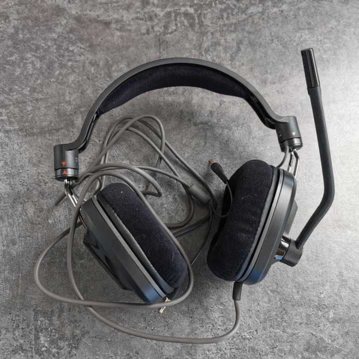 Наушники Plantronics Gamecom 388