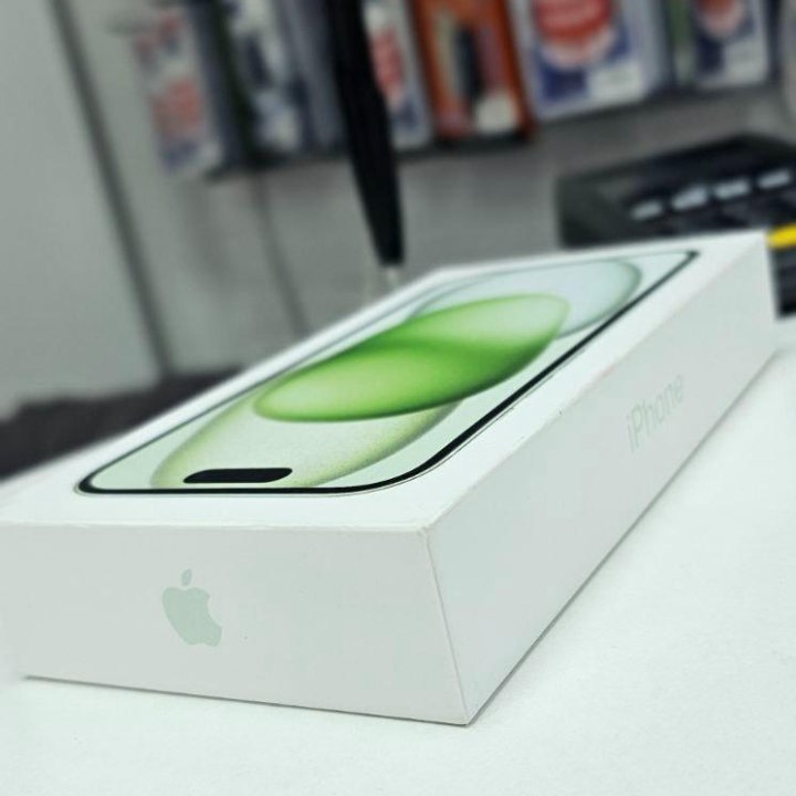 Смартфон Apple iPhone 15 128Gb Green