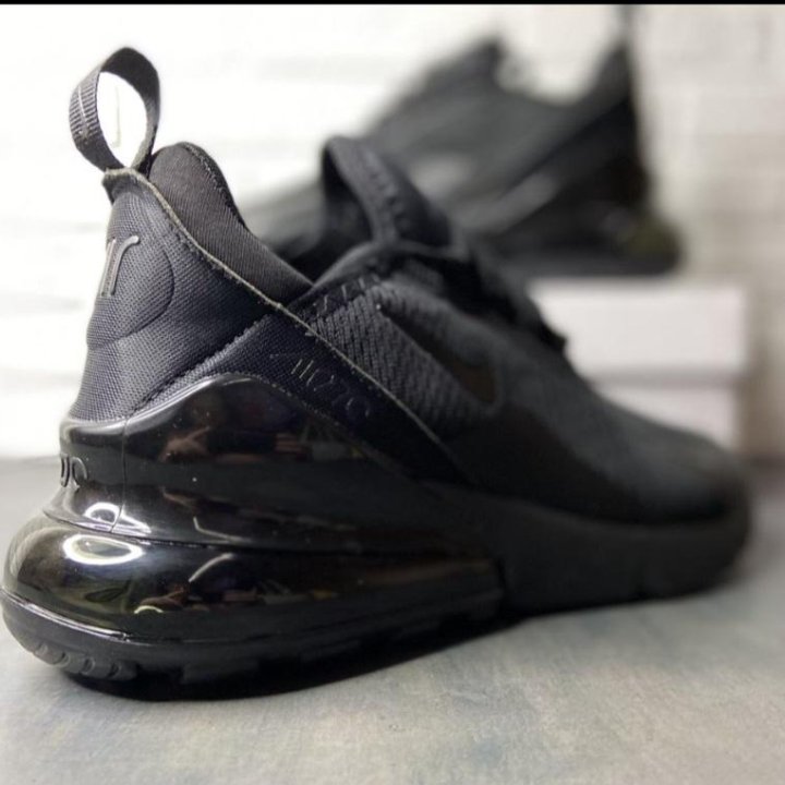 Кроссовки Nike Air Max 270