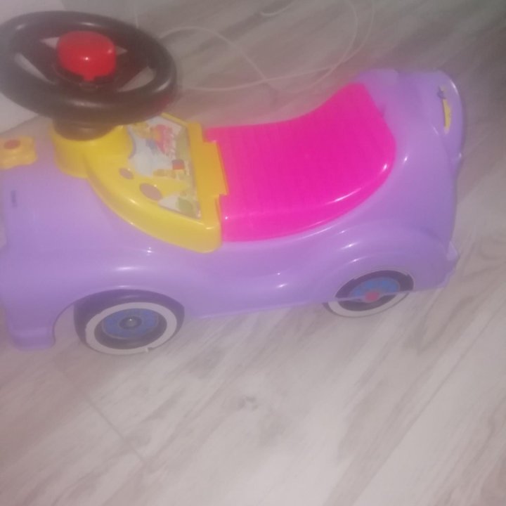 Машинка -толокар- каталка