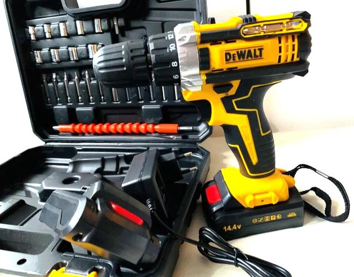 Дрель шуруповерт DeWALT 14 вольт с набором бит