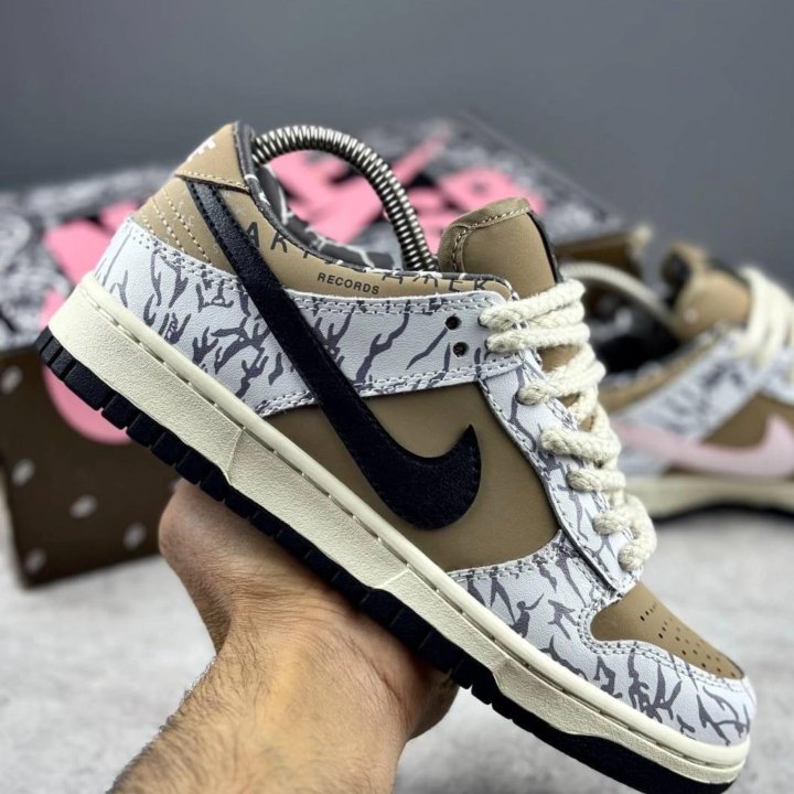 Кроссовки Nike SB Dunk Low Travis Scott,