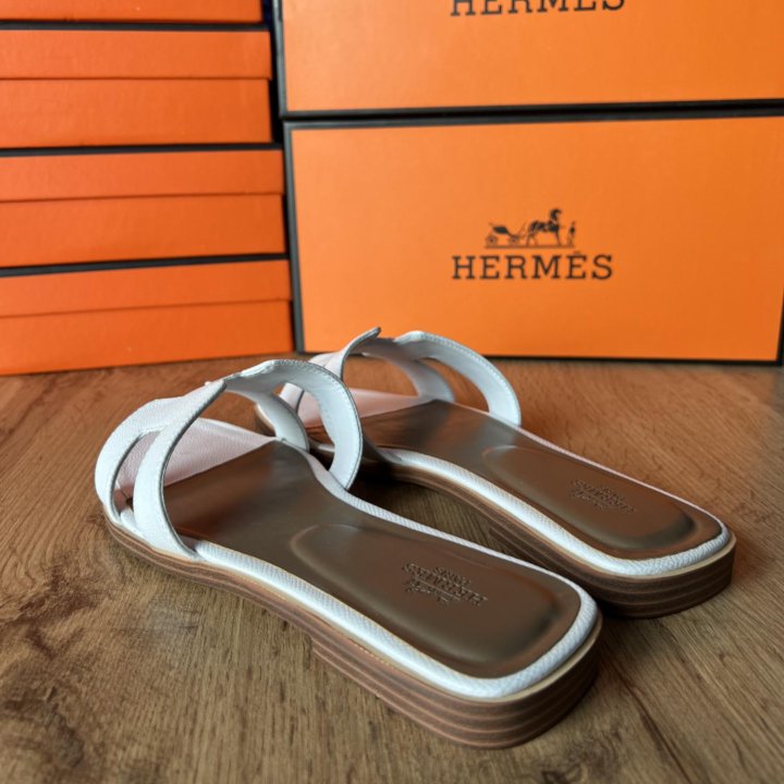 Шлепки Hermes