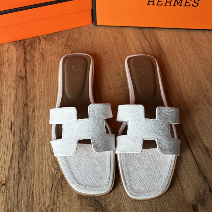 Шлепки Hermes