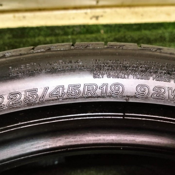 225/45 R19 Bridgestone Turanza T005a