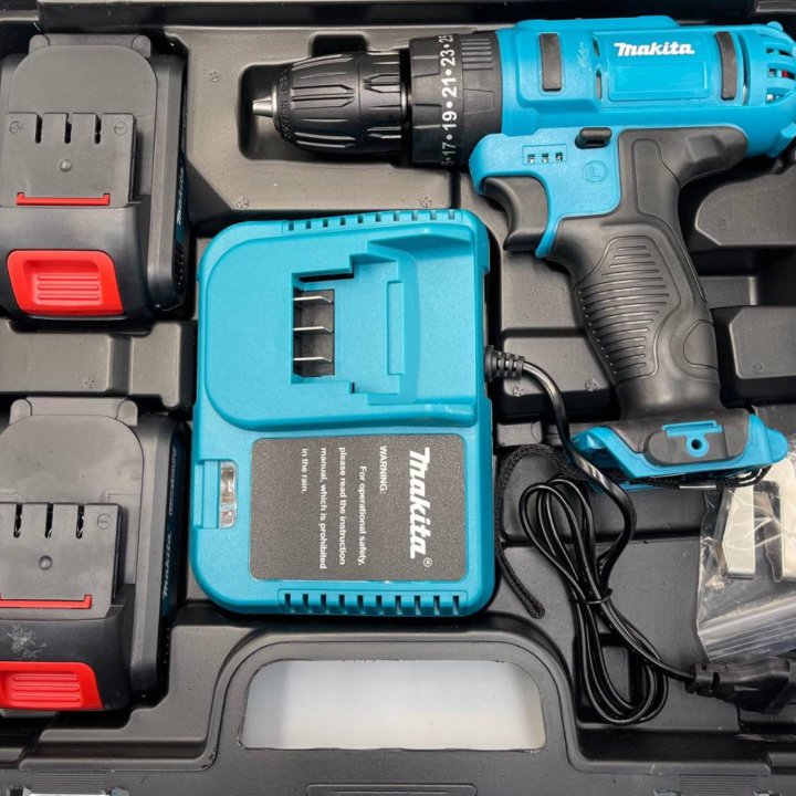 Шуруповерт makita26v с инструментами