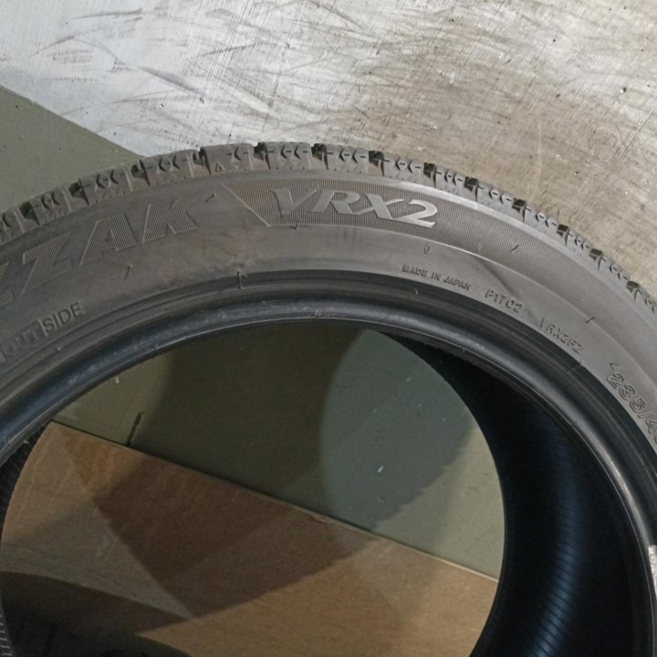 Bridgestone Blizzak VRX2 235/45 R17 пр-во япония