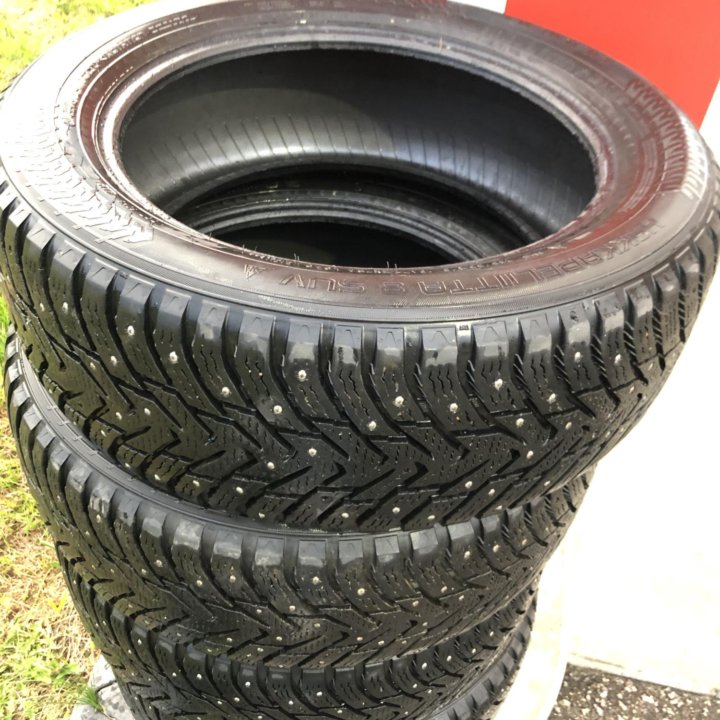 Продам Nokian Hakkapeliitta 8(235/55 R 18), зима