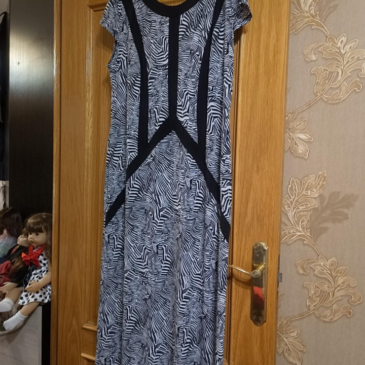 Стройнящее платье 56