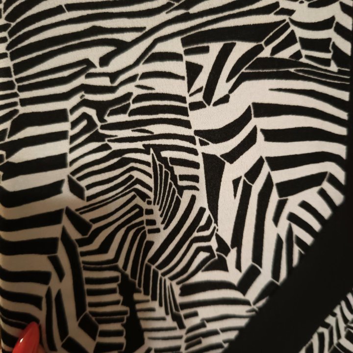 Стройнящее платье 56