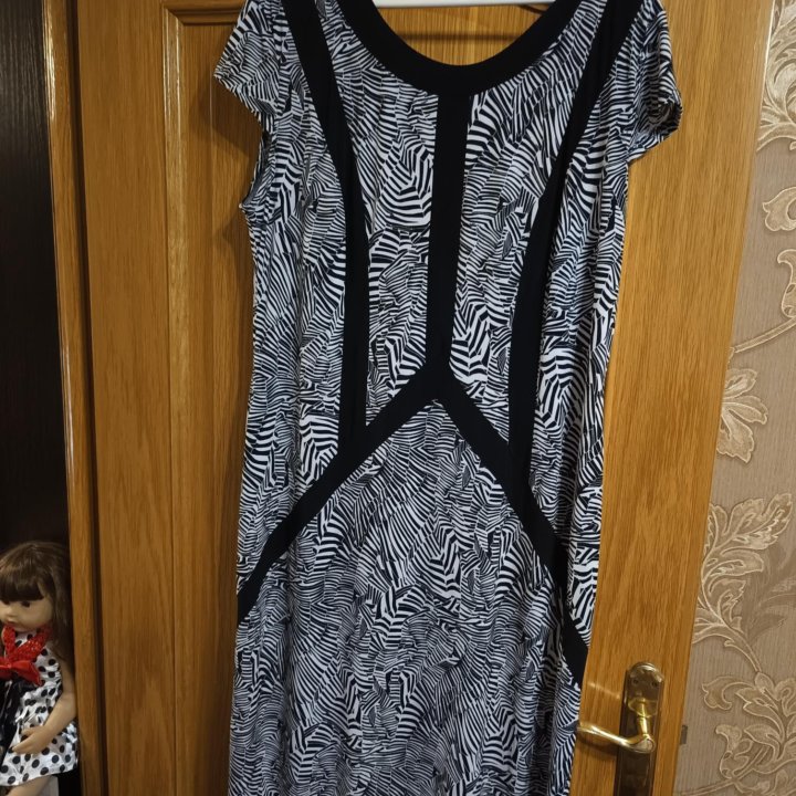 Стройнящее платье 56