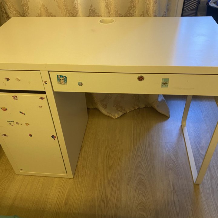 Письменный стол IKEA micke 105x50