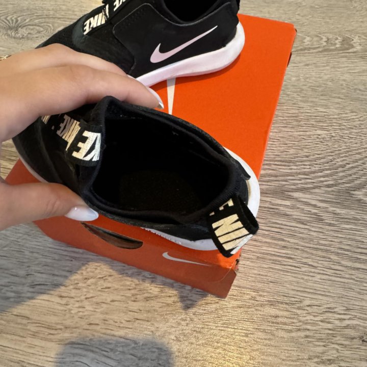 Кроссофки детские 24 размер Nike Flex Runner