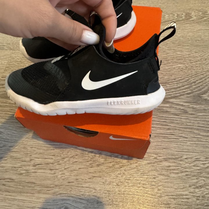 Кроссофки детские 24 размер Nike Flex Runner