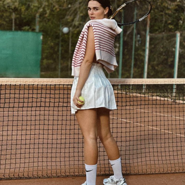 Мини-юбка тенниска