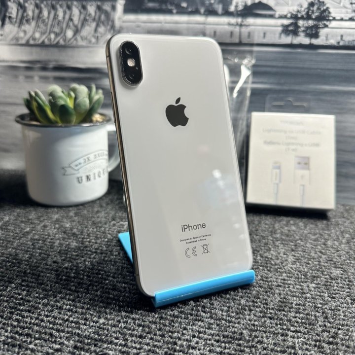 iPhone XS 64 gb белый