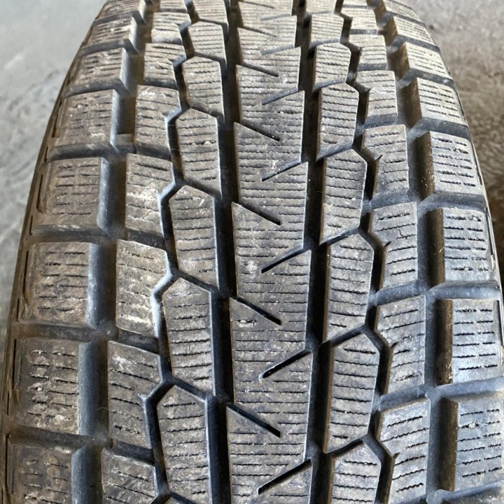 Зимние шины 265/60R18 110Q Yokohama Ice Guard G075