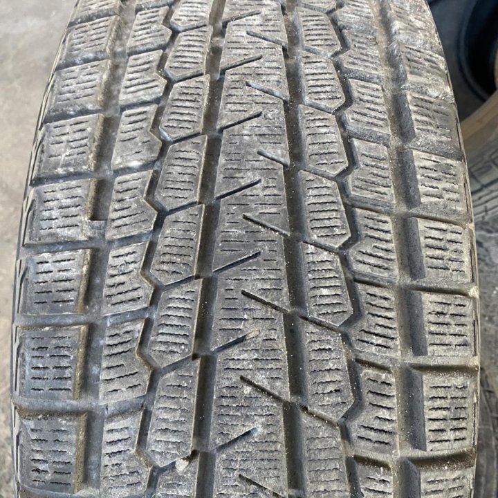 Зимние шины 265/60R18 110Q Yokohama Ice Guard G075