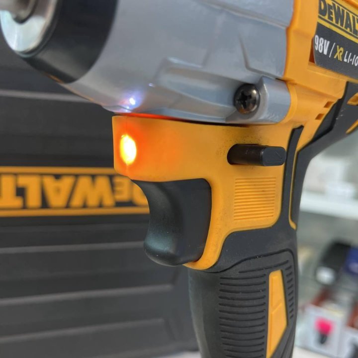 Гайковерт DeWalt 98 с набором