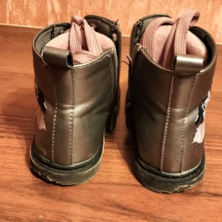 Кроссовки для девочки