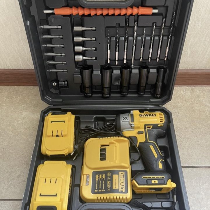 Гайковерт DeWalt + набор