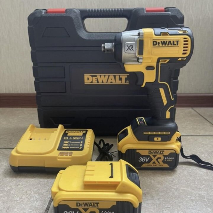 Гайковерт DeWalt + набор