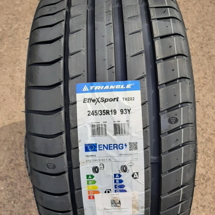 245/35 R19 