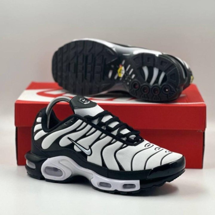 Кроссовки Nike Air Max Tn Plus