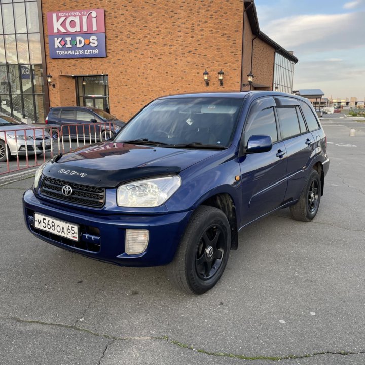 Toyota RAV4, 2000