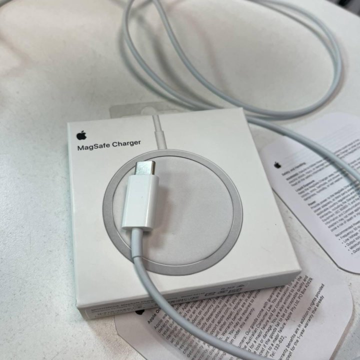 Беспроводная зарядка MagSafe новая