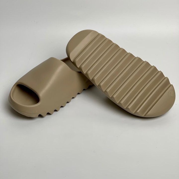 Тапочки \ сланцы Adidas Yeezy Slide