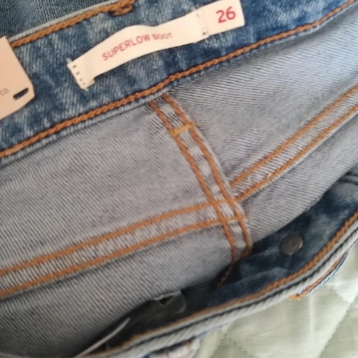 Джинсы Levi's р.26 оригинал