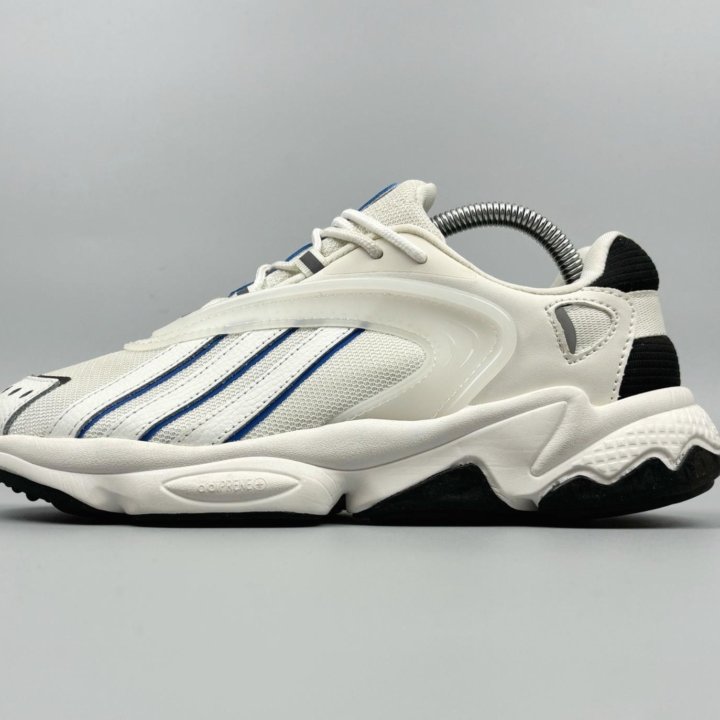 Кроссовки Adidas Oztral