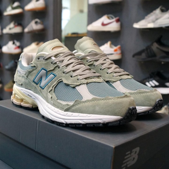 Кроссовки New Balance 2002