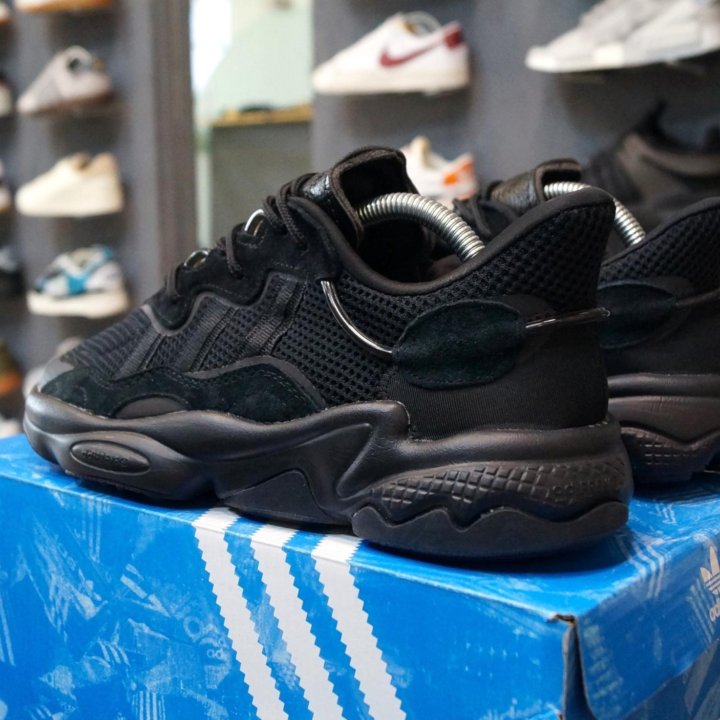 Кроссовки Adidas Ozweego