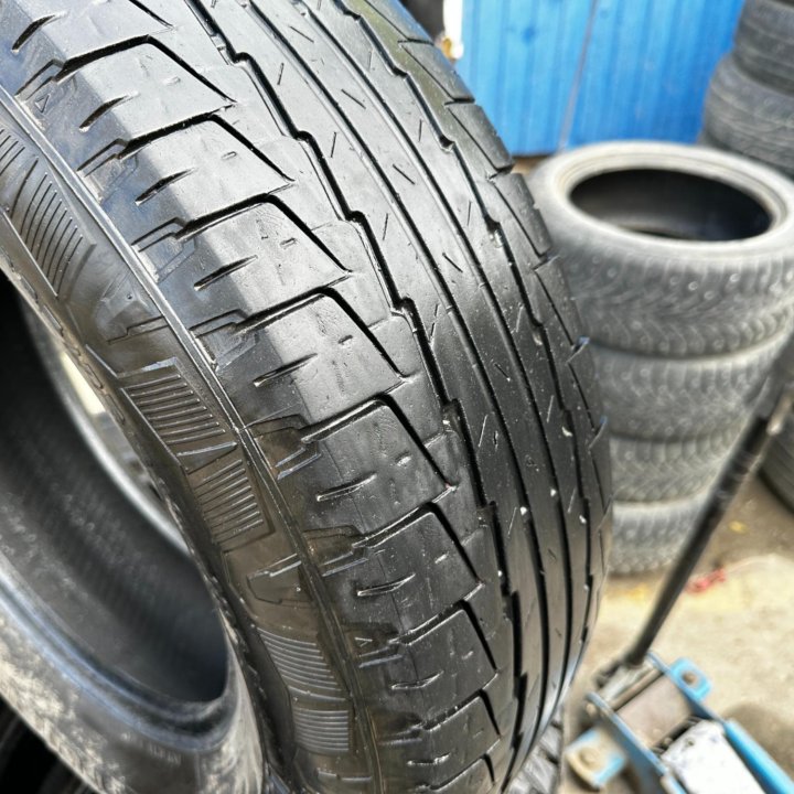 225/75/16 лето Kumho Road Venture ST KL16 104H