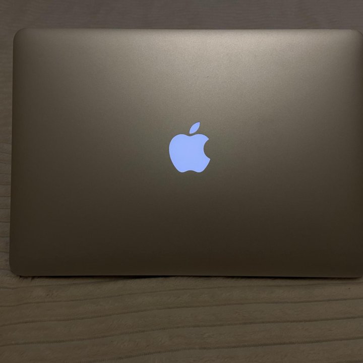 MacBook Air (13-inch, 2017)