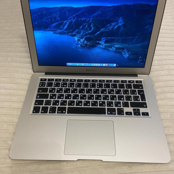 MacBook Air (13-inch, 2017)