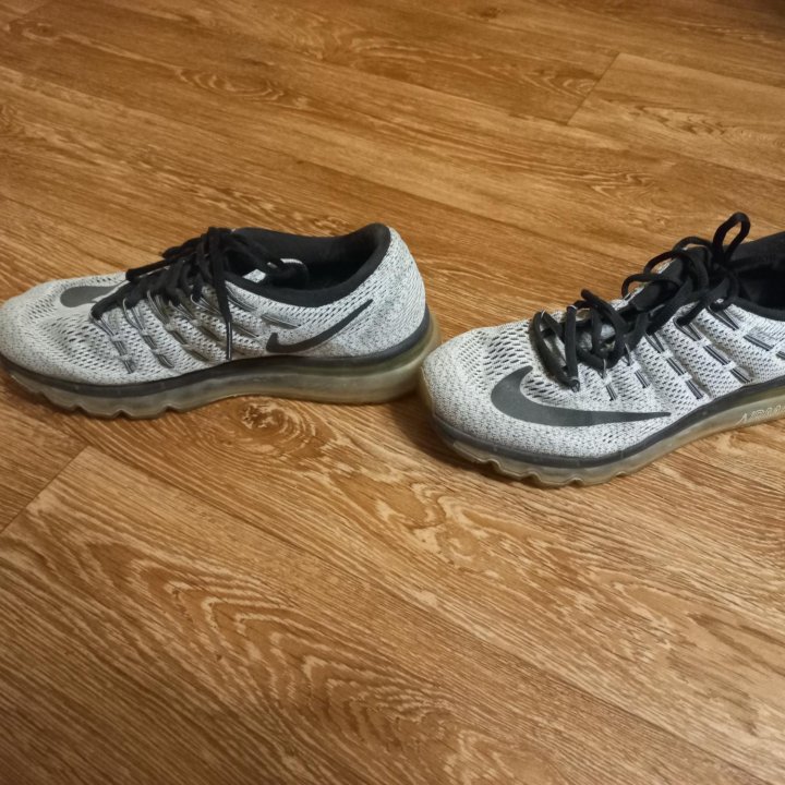 Кроссовки Nike