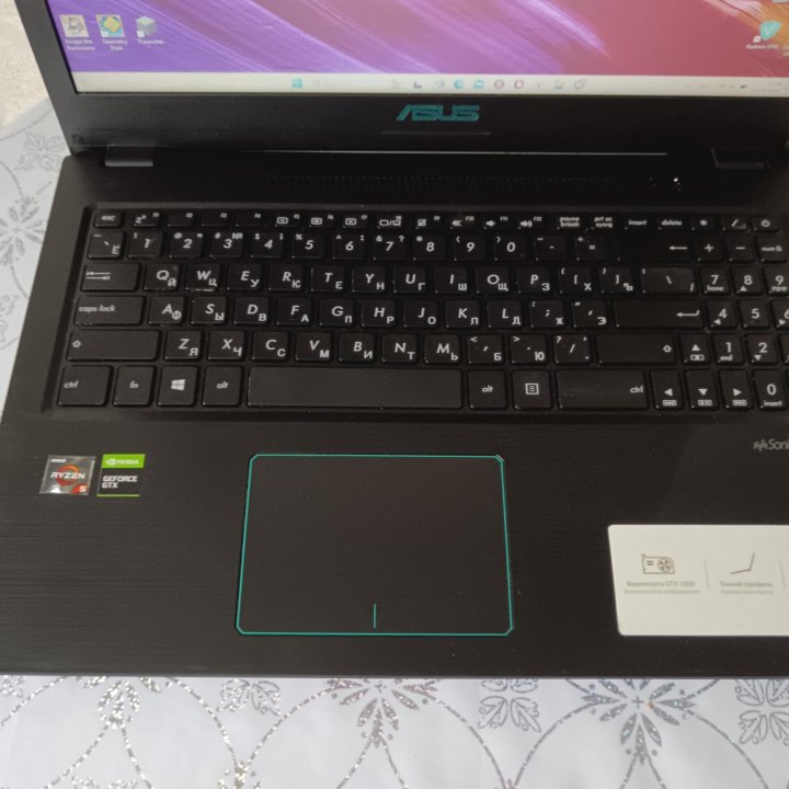 Ноутбук asus m570dd