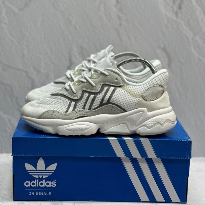 Женские Кроссовки Adidas Ozzwego