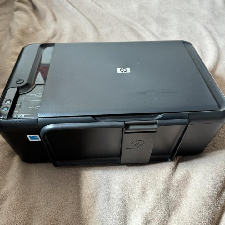 Цветной принтер HP Deskjet F2483