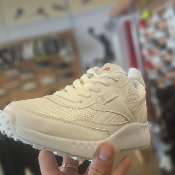 Кроссовки женские Reebok