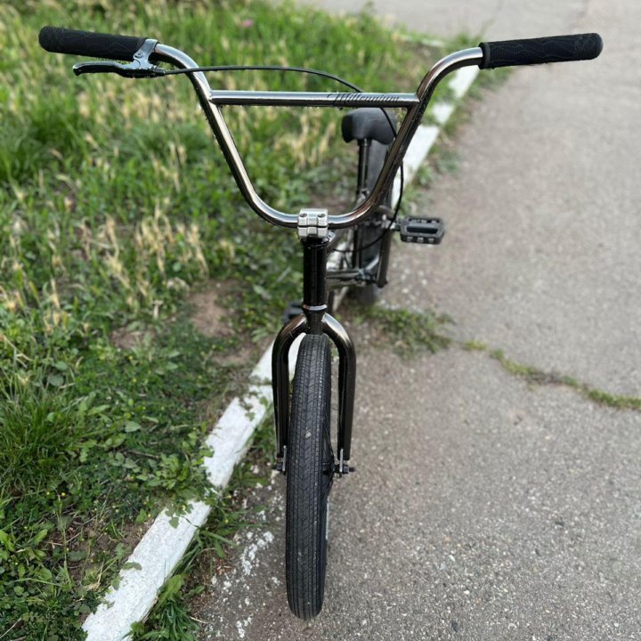 Трюковой велосипед BMX