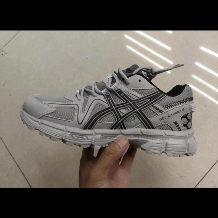 Кроссовки ASICS