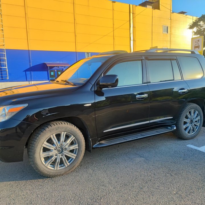 Lexus LX, 2008